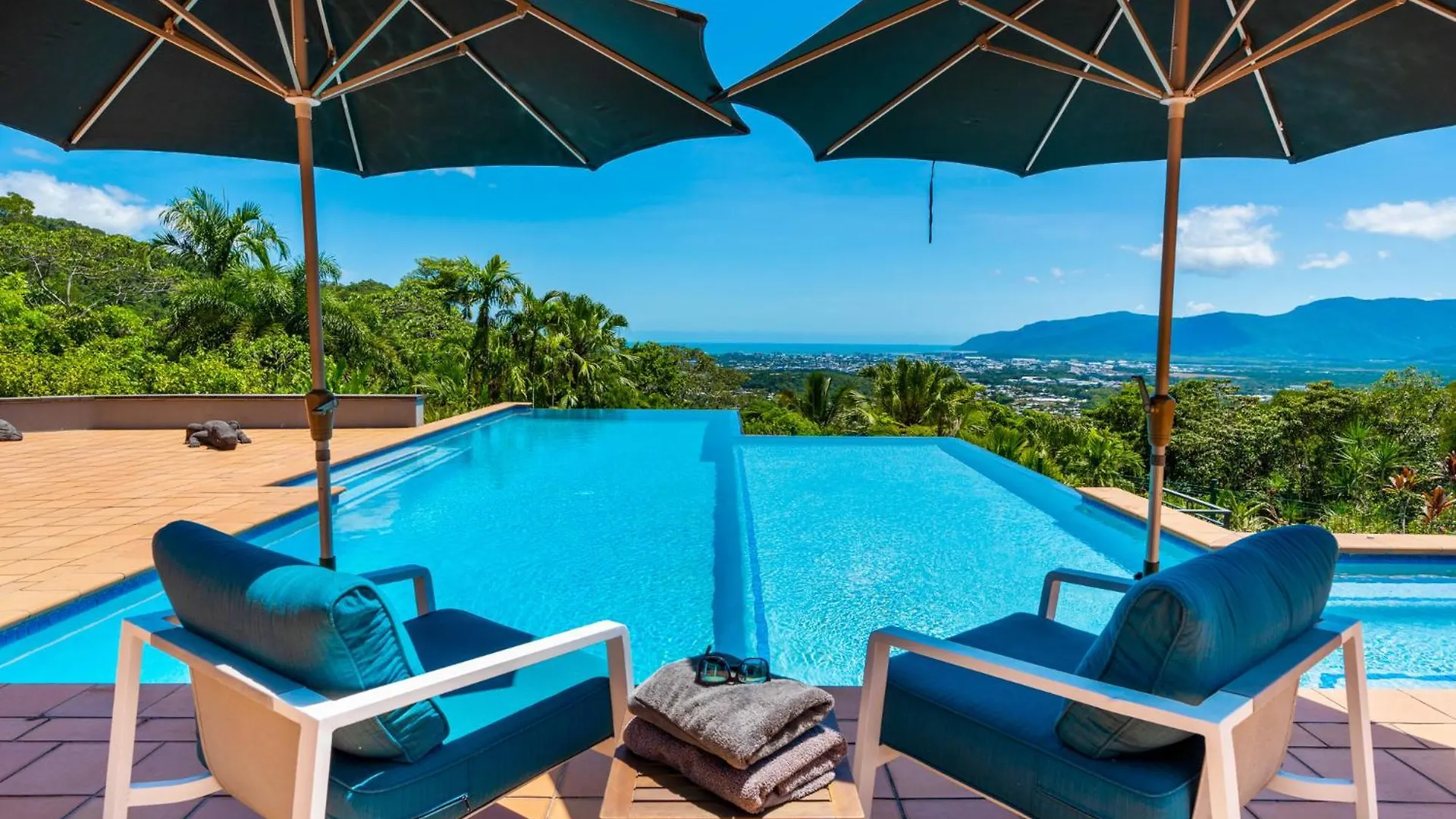 Barong Luxury Home Overlooking Cairns Unrivalled Privacy And Location Search Barongcairns contacts