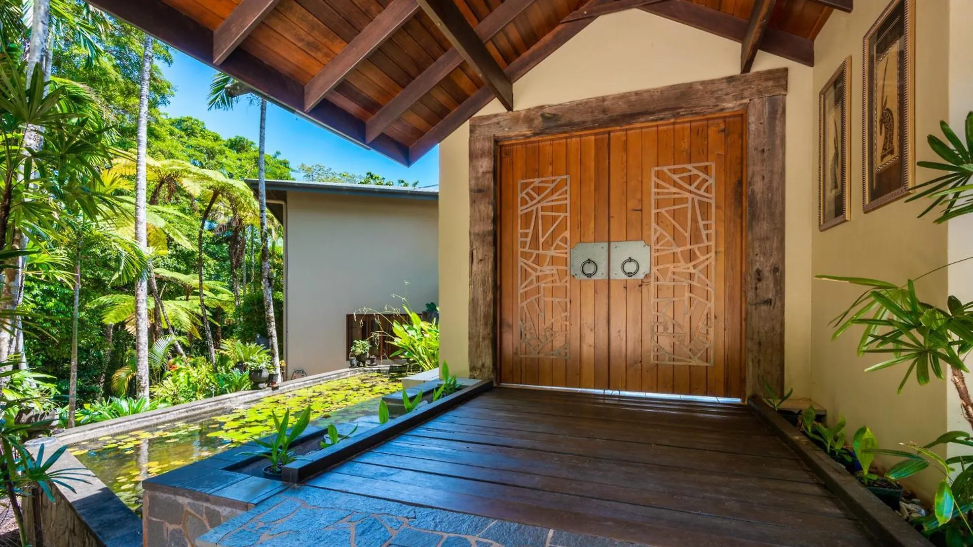 Villa Barong Luxury Home Overlooking Cairns Unrivalled Privacy And Location Search Barongcairns